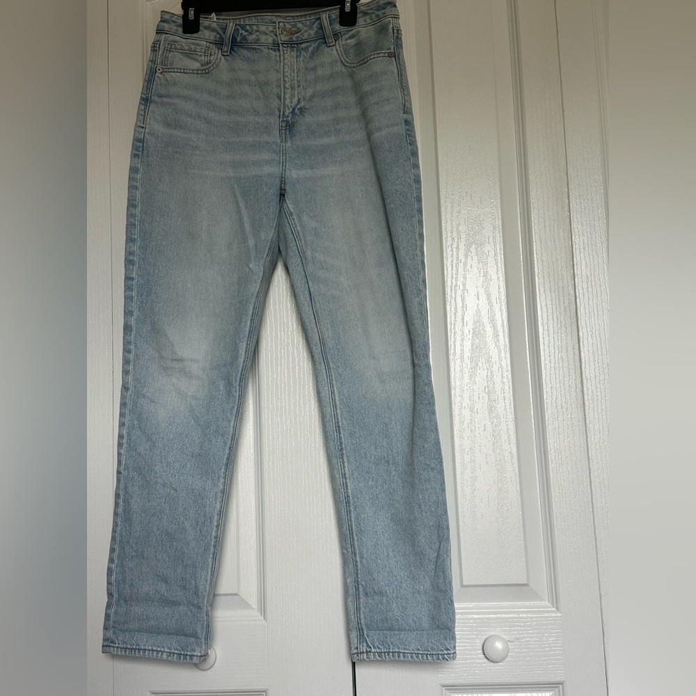 American Eagle Outfitters Mom Jean